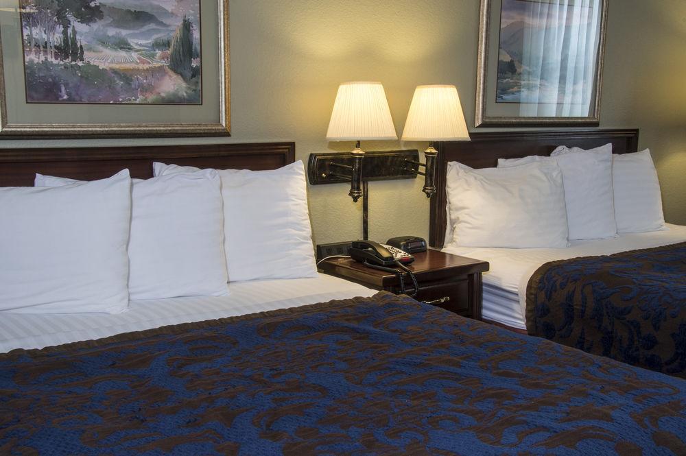 Lamplighter Inn And Suites - North Спрингфийлд Екстериор снимка