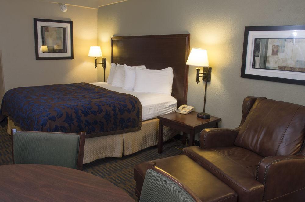 Lamplighter Inn And Suites - North Спрингфийлд Екстериор снимка