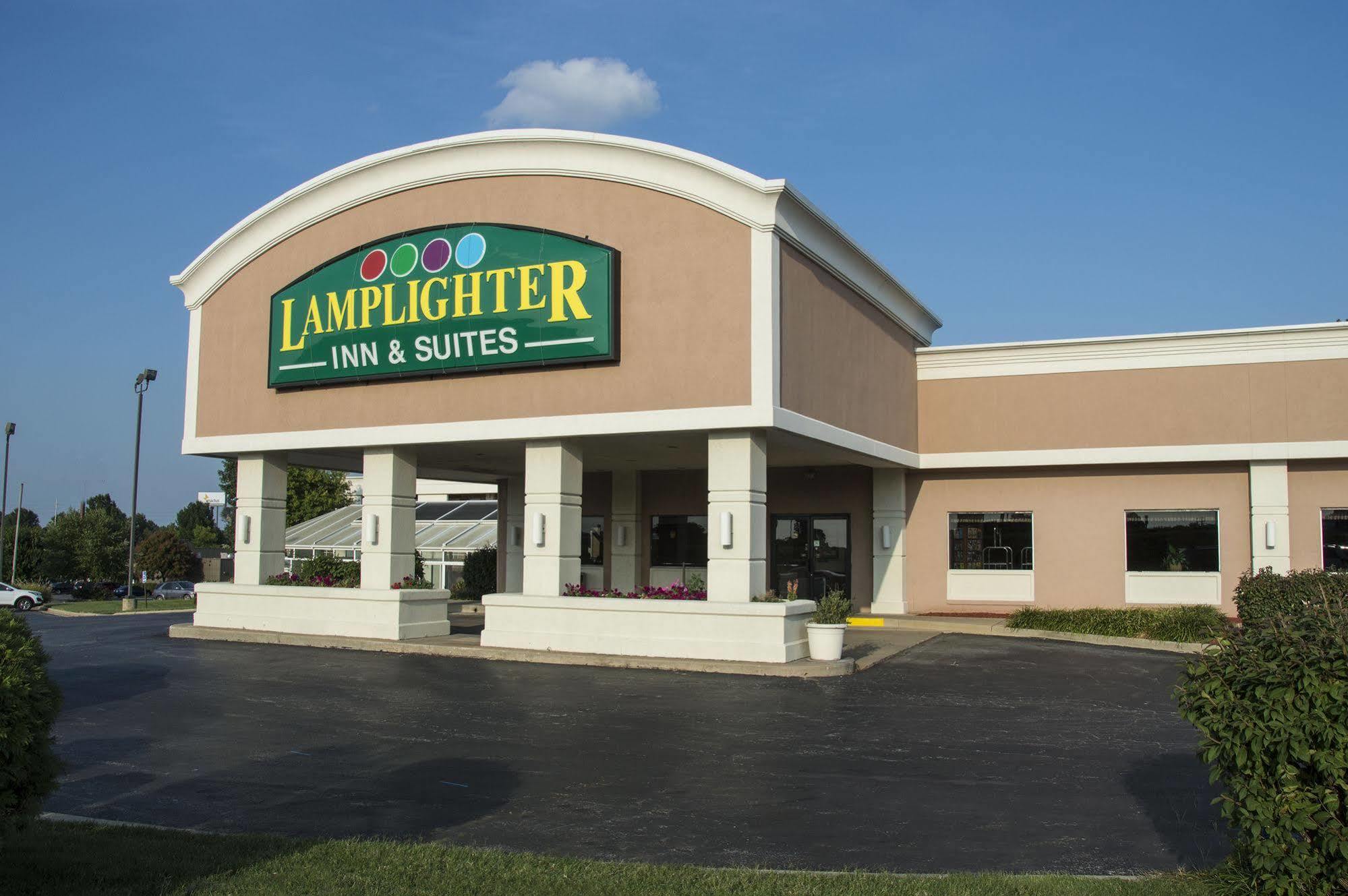 Lamplighter Inn And Suites - North Спрингфийлд Екстериор снимка