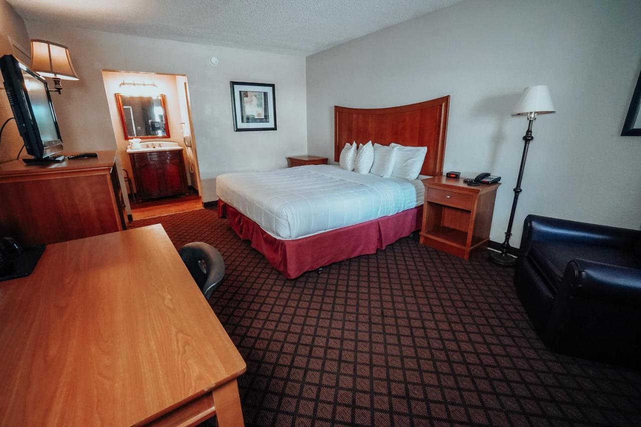Lamplighter Inn And Suites - North Спрингфийлд Екстериор снимка